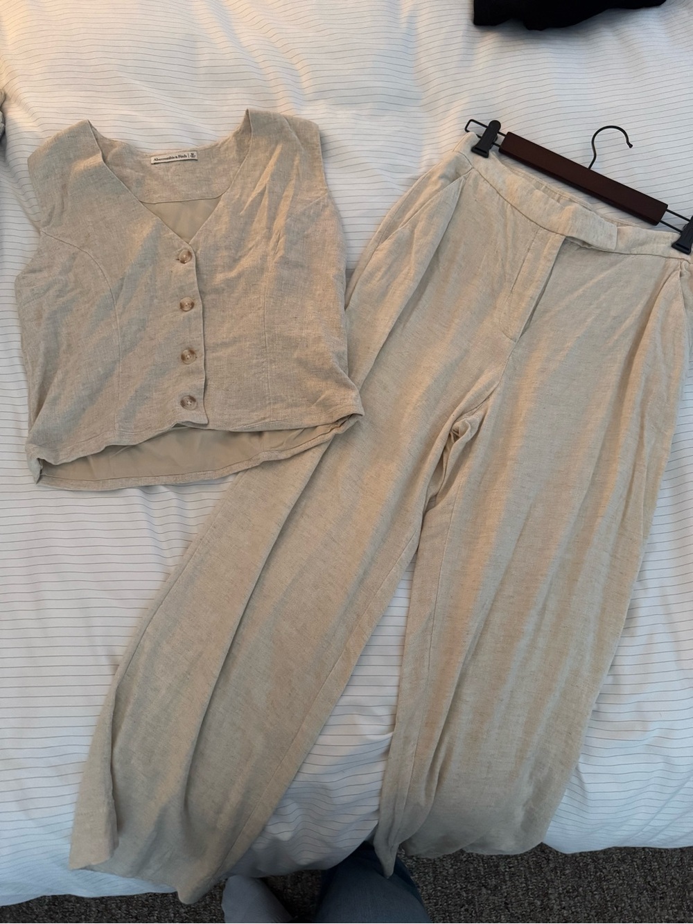 Abercrombie & Fitch Linen Sleeveless Button Vest & Wide-Leg Pants Set Oatmeal